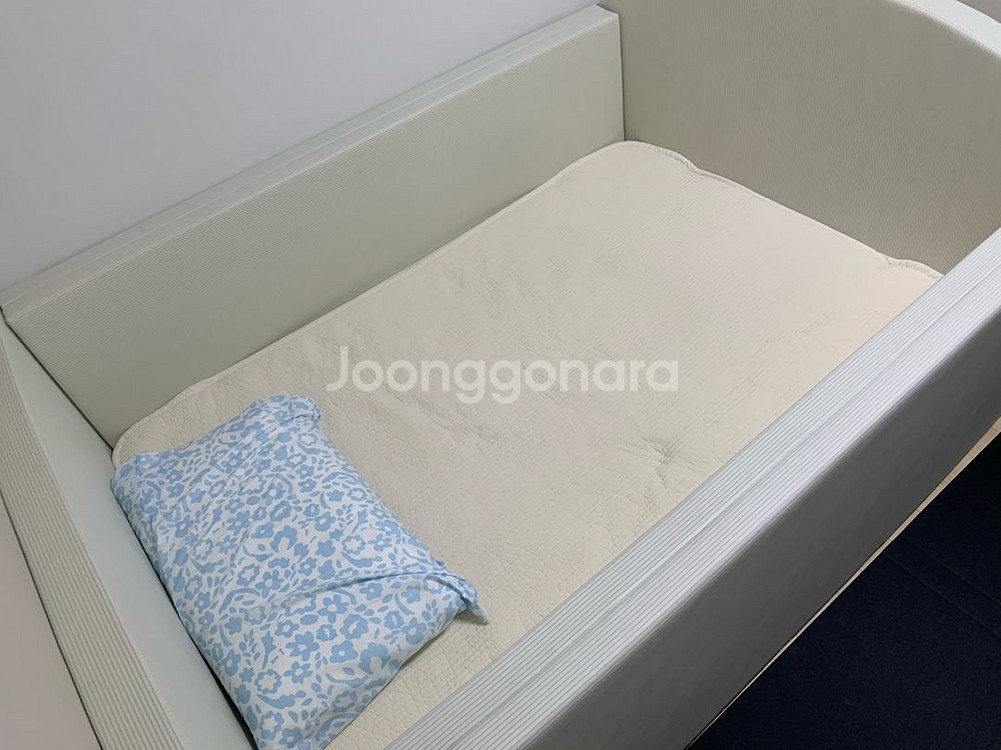 쥬다르 범퍼침대 밀크 점보사이즈 토퍼포함 신상 아기침대--1