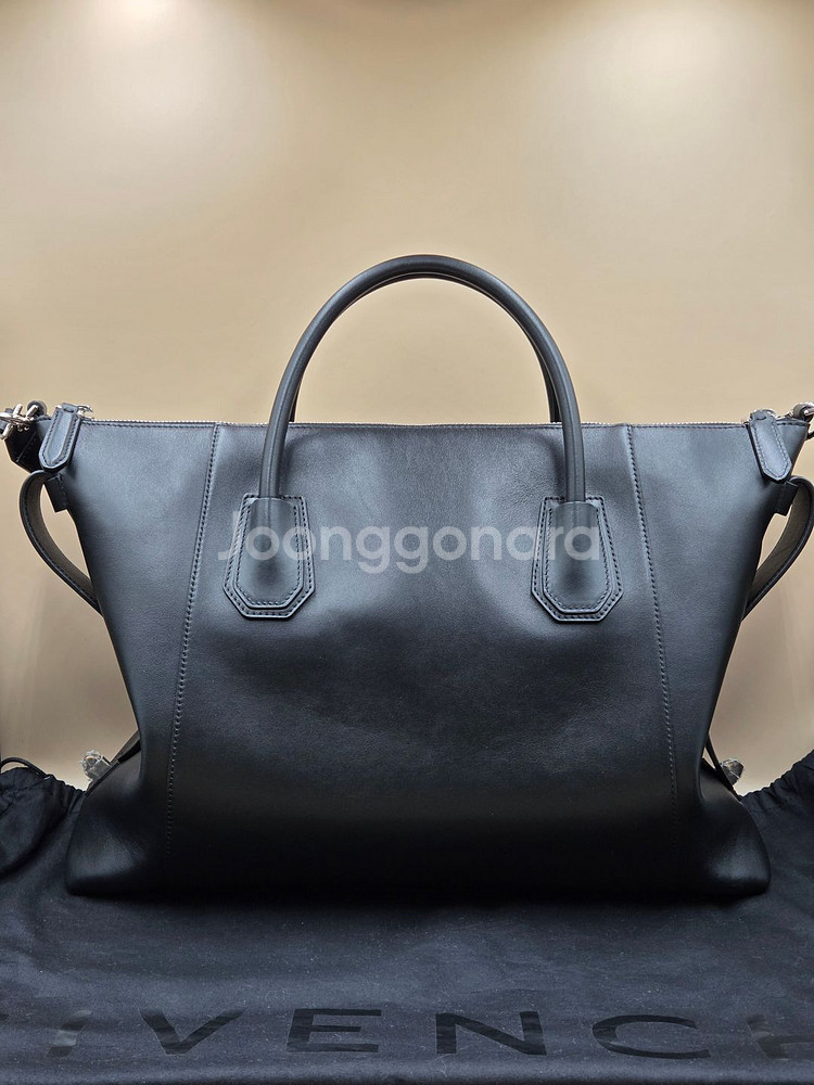 지방시 안티고나 소프트 토트백--1