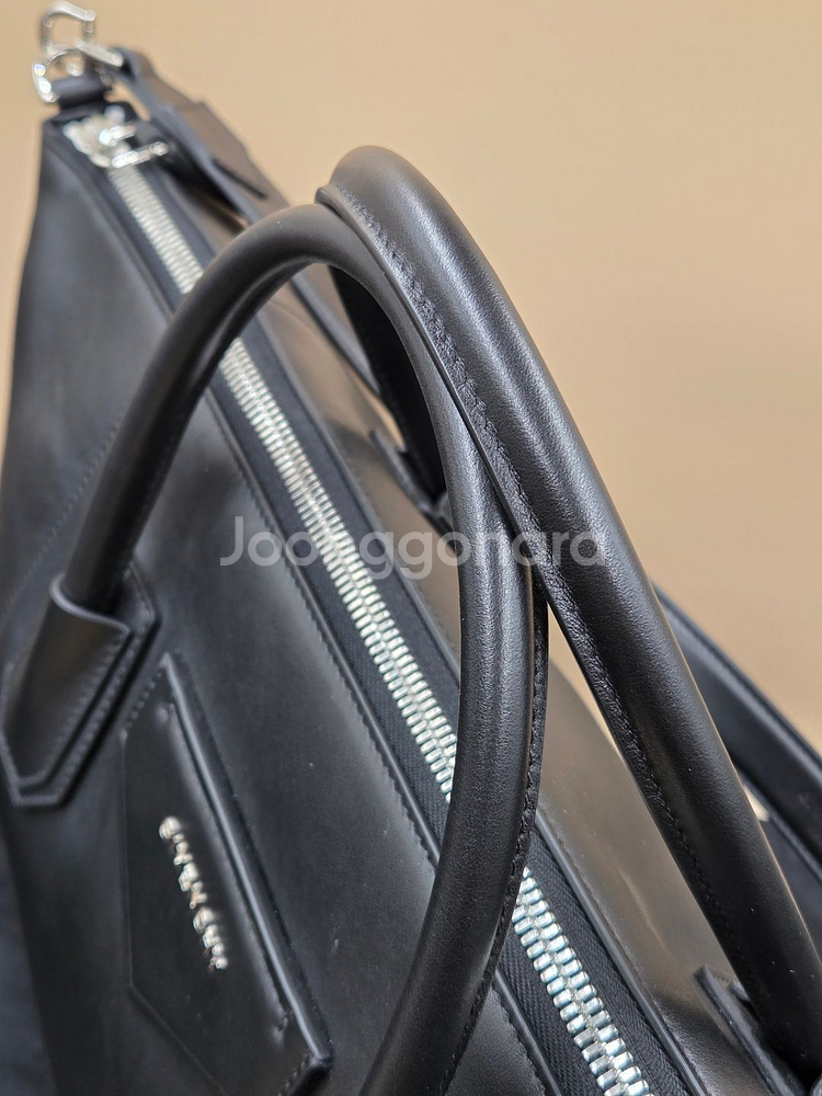 지방시 안티고나 소프트 토트백--4