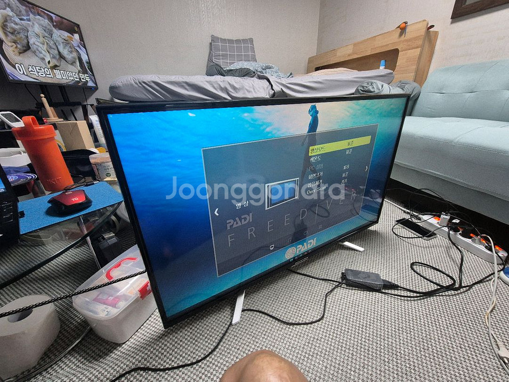 스마트라 40인치 LED TV SHE-400B 팝니다.--0
