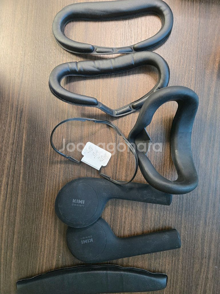 메타퀘스트2 (32GB) + 풀 악세사리 패키지 판매합--2