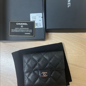 샤넬 반지갑 캐비어 정품 새상품(롯데백화점 본점)
