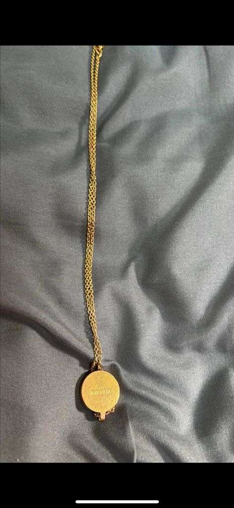 베르사체 목걸이 이미지