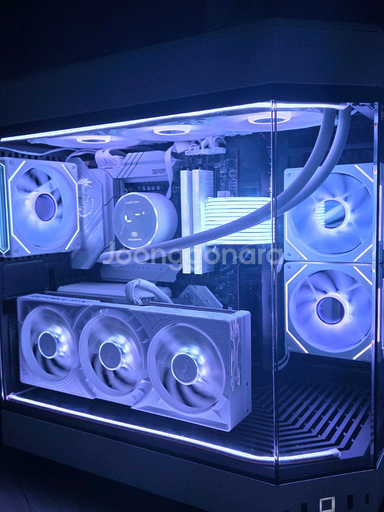 9800X3D RTX5080 어항본체 팝니다--0