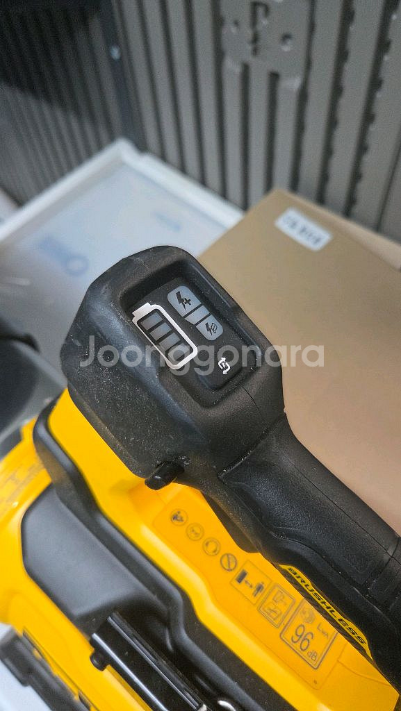 디월트 60V MAX 무선 송풍기 + 배터리 충전기--3