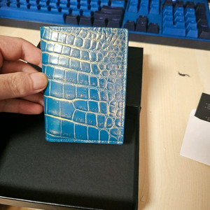 더퀴르 악어가죽 현금수납 카드지갑 판매합니다