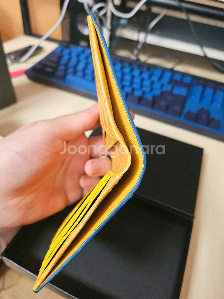 더퀴르 악어가죽 현금수납 카드지갑 판매합니다--5