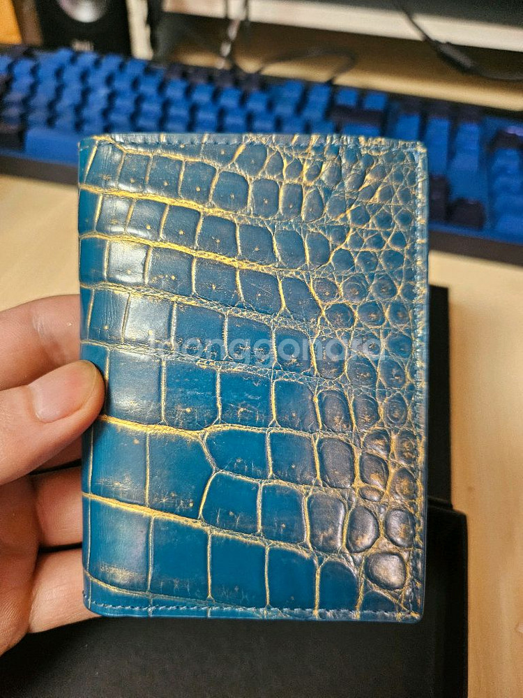 더퀴르 악어가죽 현금수납 카드지갑 판매합니다--2