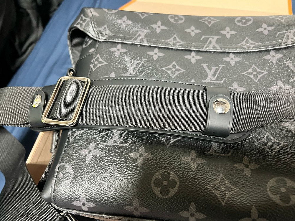 루이비통 보야제 메신저백--6
