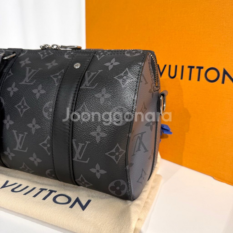 [새상품급]루이비통 이클립스 시티 키폴 25 크로스백--2