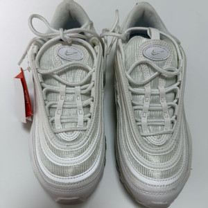 나이키 에어맥스 240