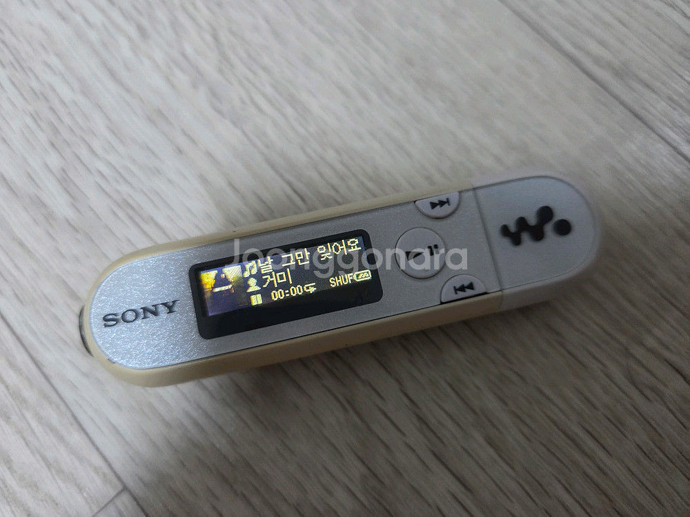소니 mp3플레이어 팝니다--0