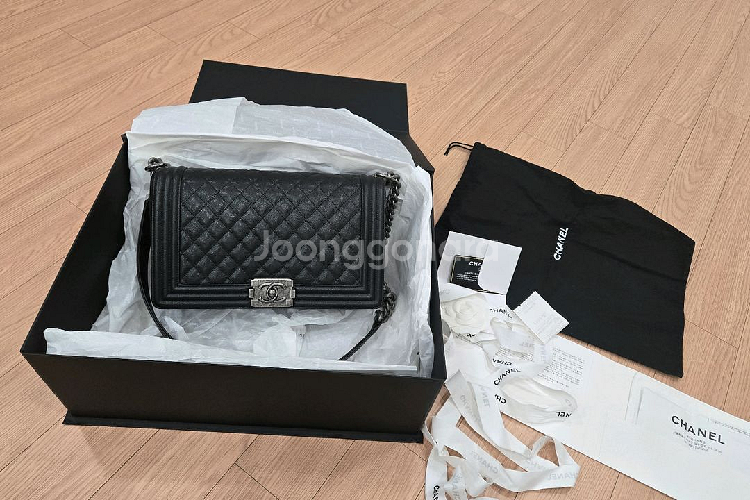 압구정갤러리아 구매 샤넬 보이백 빈티지 은장 미듐--0
