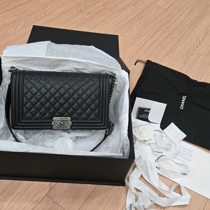 압구정갤러리아 구매 샤넬 보이백 빈티지 은장 미듐