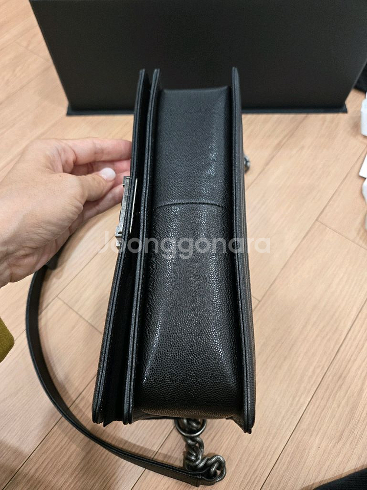 압구정갤러리아 구매 샤넬 보이백 빈티지 은장 미듐--1
