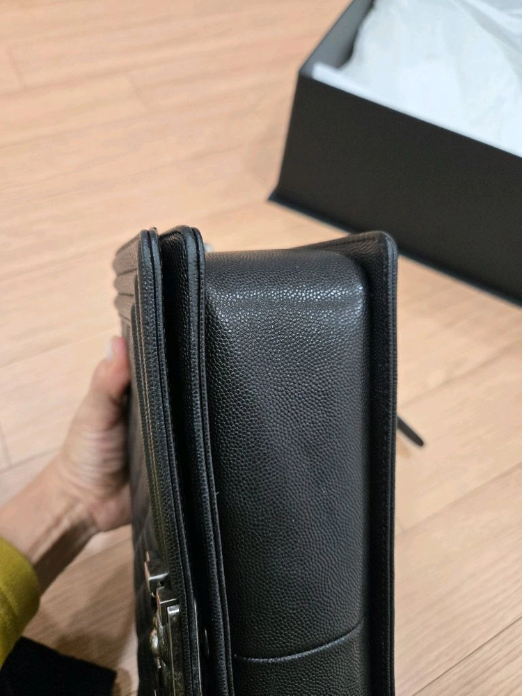 압구정갤러리아 구매 샤넬 보이백 빈티지 은장 미듐 이미지