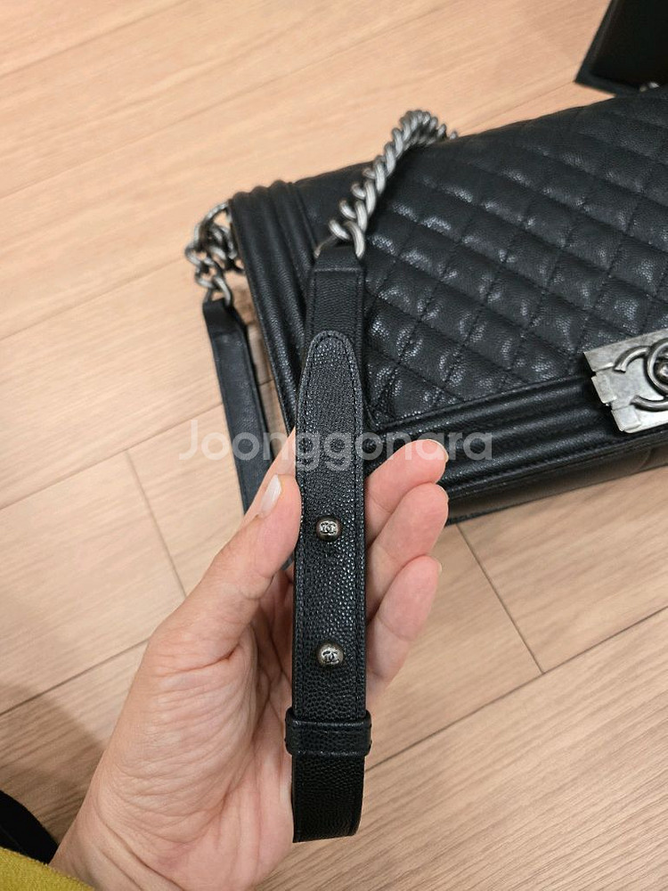 압구정갤러리아 구매 샤넬 보이백 빈티지 은장 미듐--7