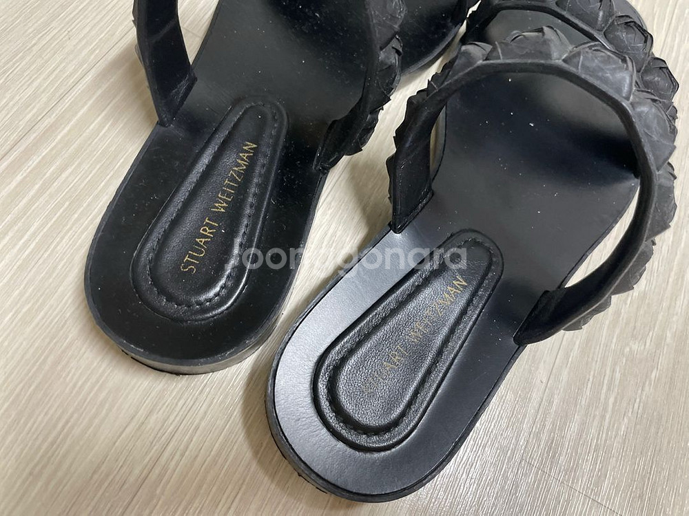 STUART WEITZMAN 블랙 샌들--5