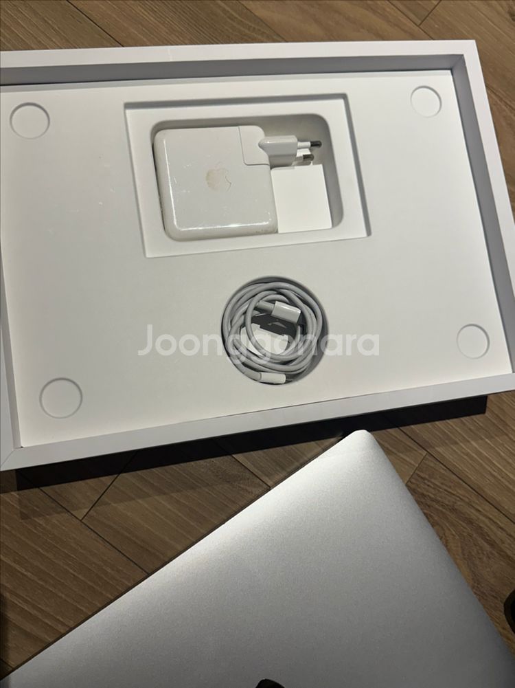 맥북프로 13 M1 8GB/256GB (배터리 86%)--4