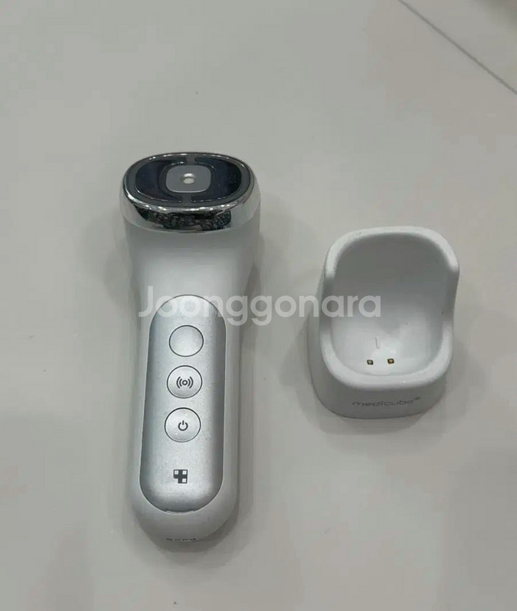 메디큐브 유쎄라 딥샷 뷰티 디바이스--0
