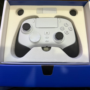 PS5 레이저 Wolverine V2 Pro White