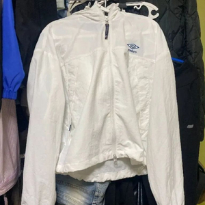 엄브로 클래식 우먼스 바람막이 급처