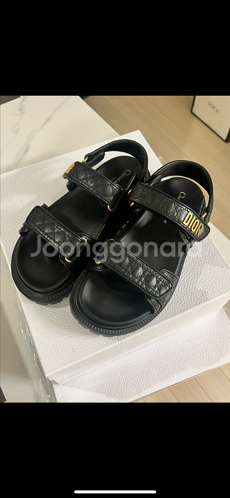디올 블랙 퀄팅 까나쥬 샌들 38(250)--0