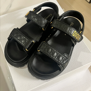디올 블랙 퀄팅 까나쥬 샌들 38(250)