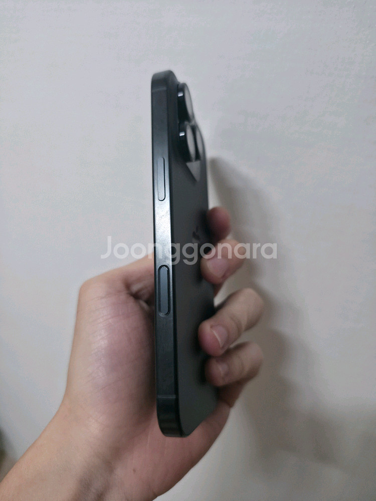 아이폰16프로 256기가 블랙 팝니다.--2