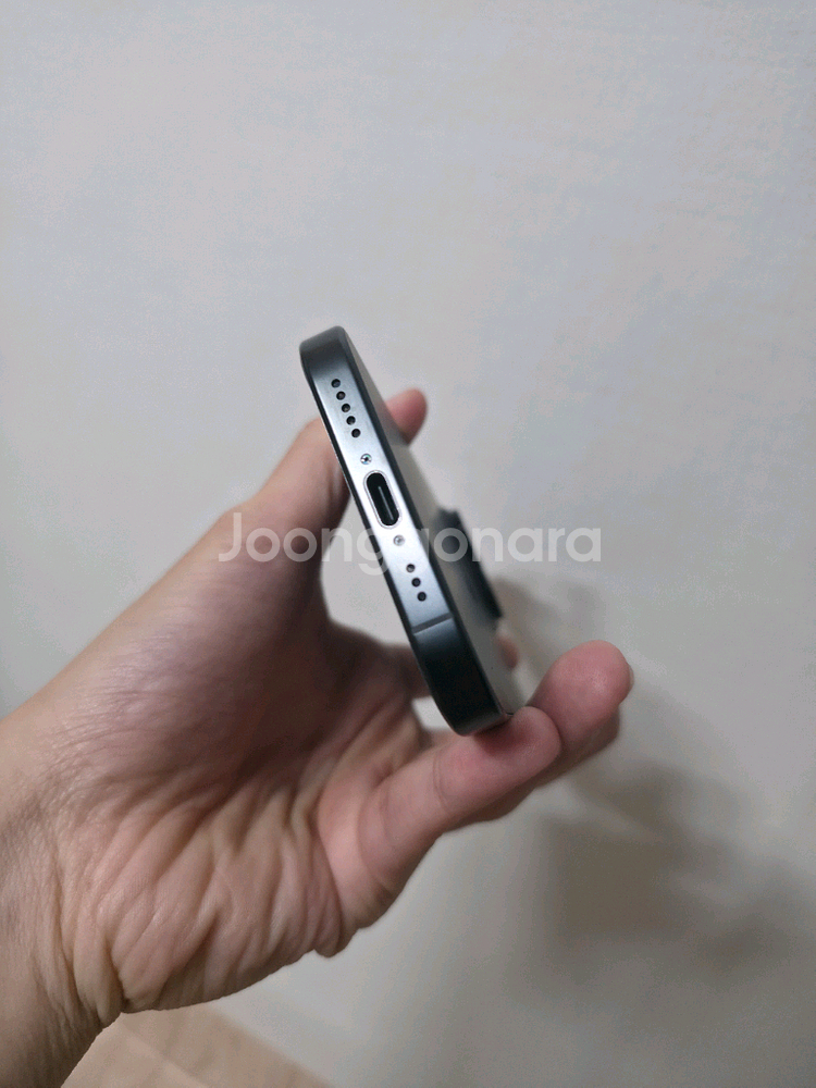 아이폰16프로 256기가 블랙 팝니다.--4