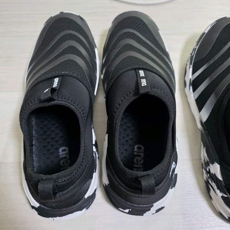 아레나 씨워커 아쿠아슈즈 이미지