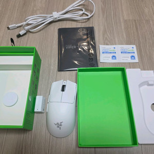 레이저 바이퍼v3 pro 화이트 팝니다.