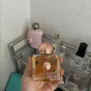 아무아쥬 디아 국문택 50ml 팝니다