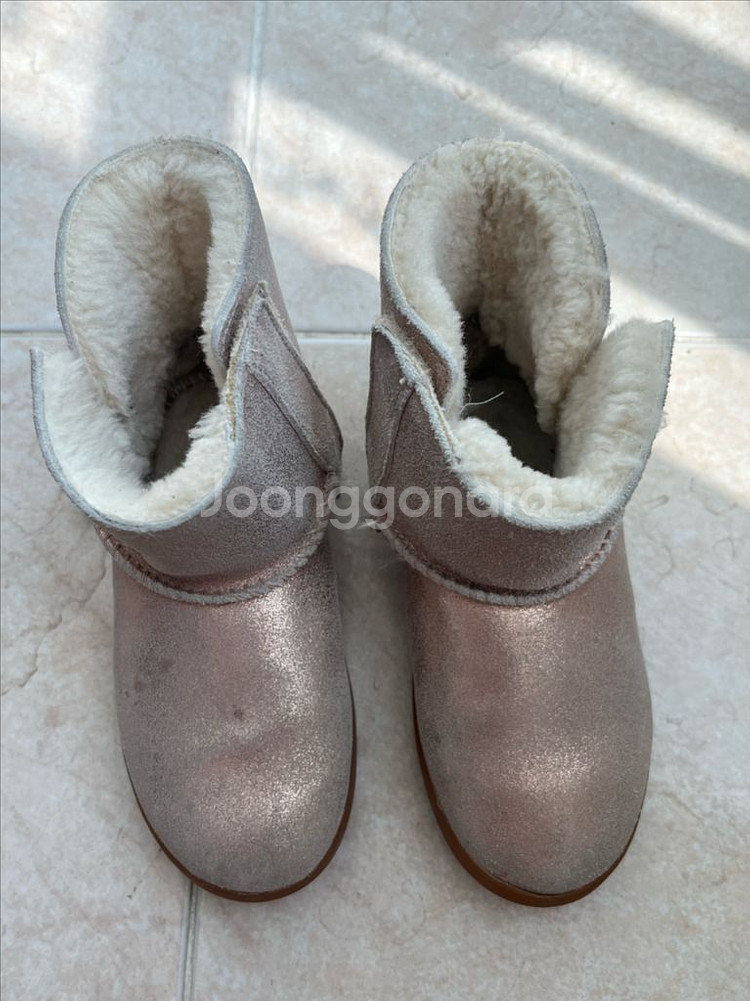 어그 정품 키즈 10사이즈--1