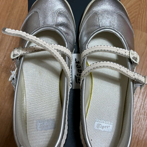 오니츠카 타이거 멕시코 66 TGRS 실버 크림 240