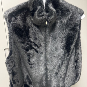 쉬즈미스 인조모피 조끼 M 블랙