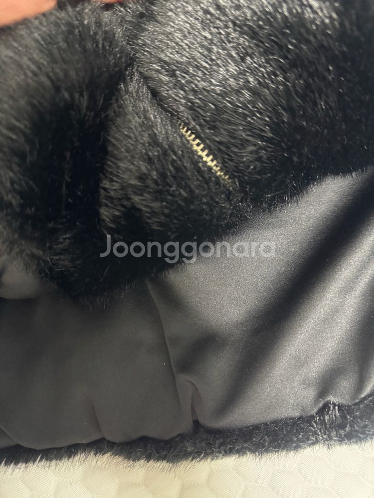 쉬즈미스 인조모피 조끼 M 블랙--3