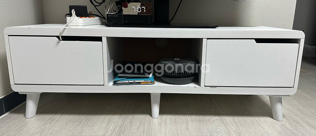 화이트 TV스탠드--1