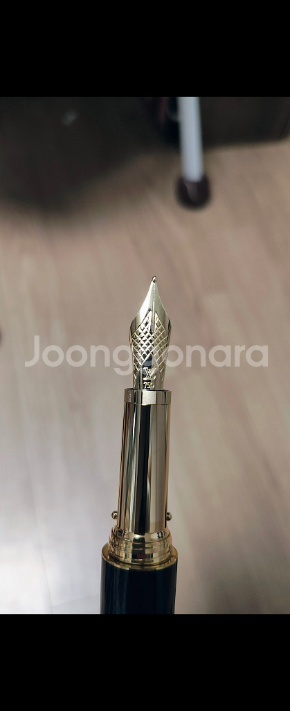 루이비통 에벤느 만년필 판매합니다.--1
