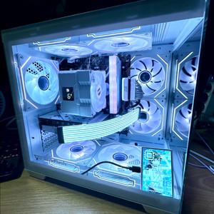 게이밍·영상편집·화이트 감성 데스크탑 PC 판매