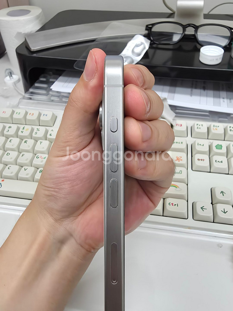 아이폰15pro 128기가 화이트 풀박스 팝니다--9