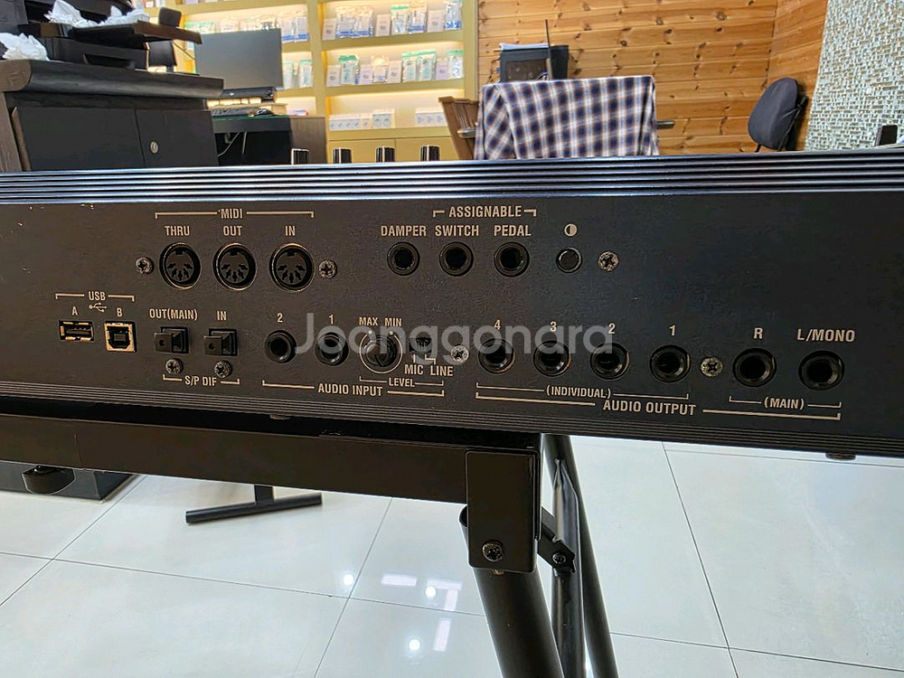 코르그(korg)트라이톤 익스트림(76건반)--8