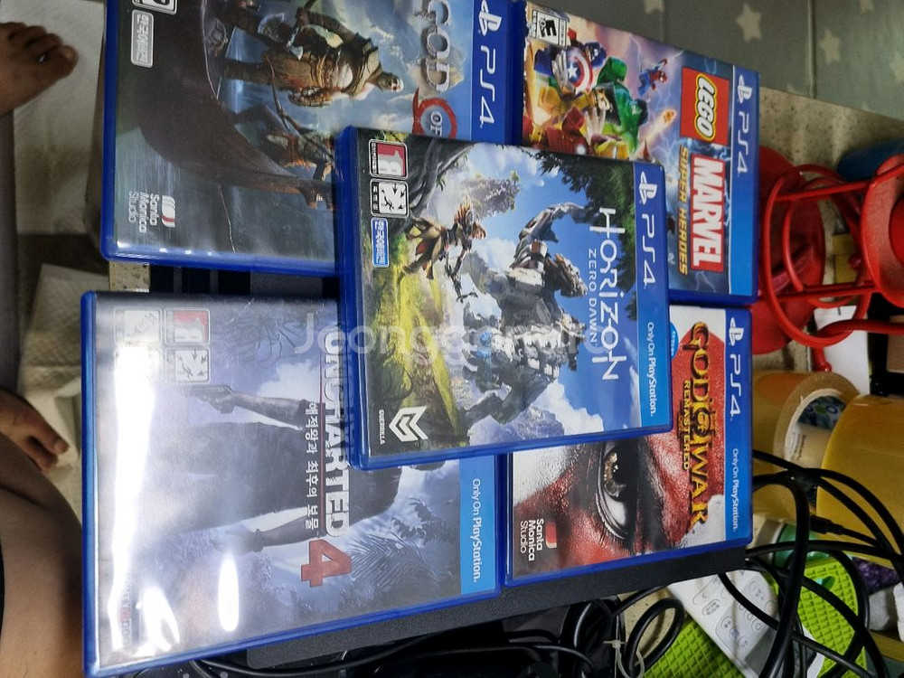 PS4 PRO 1TB 와 게임6종 팝니다--1