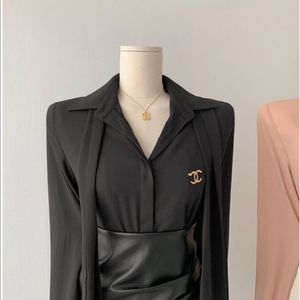하객룩 머플러 커프스 블라우스 (네이비)