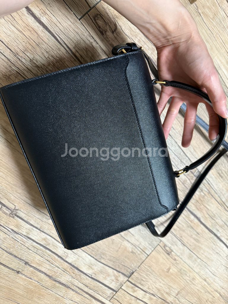 생로랑 카산드라 탑핸들 크로스백--3