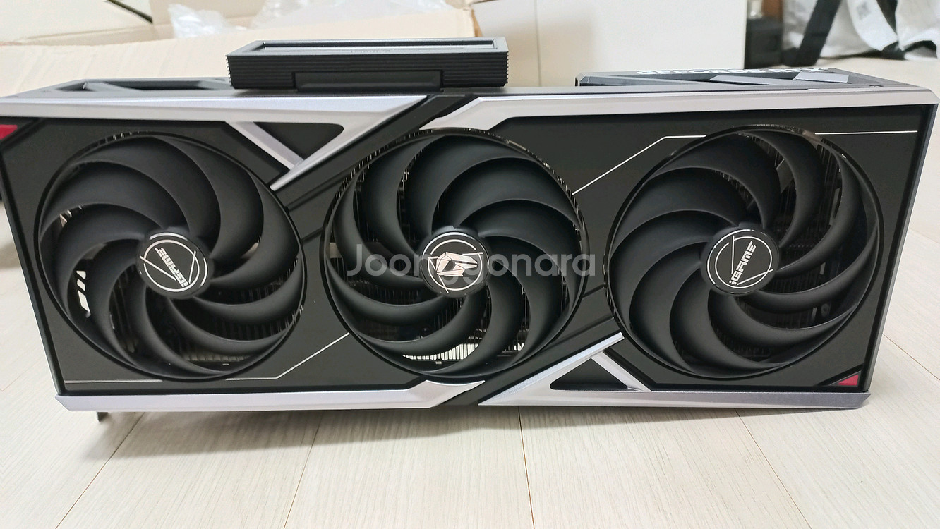 컬러풀 RTX 5080 불칸 블랙--4