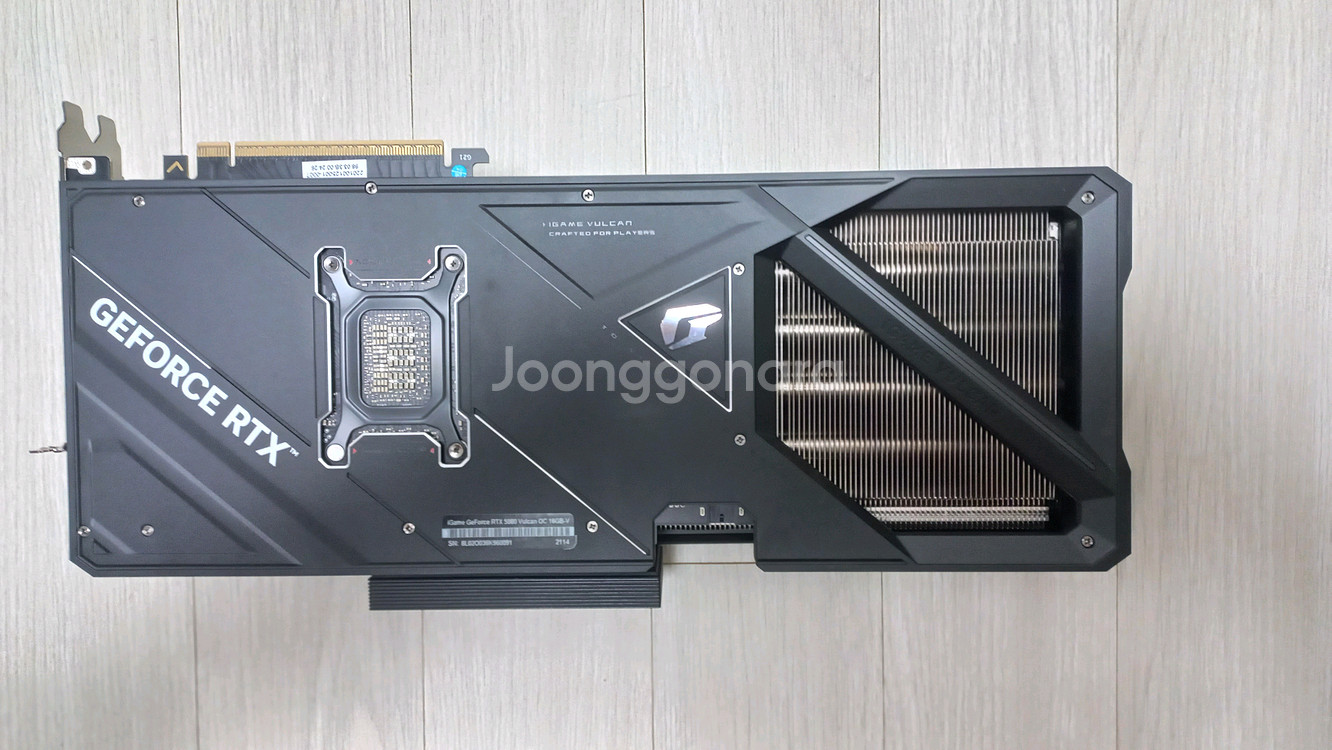 컬러풀 RTX 5080 불칸 블랙--3