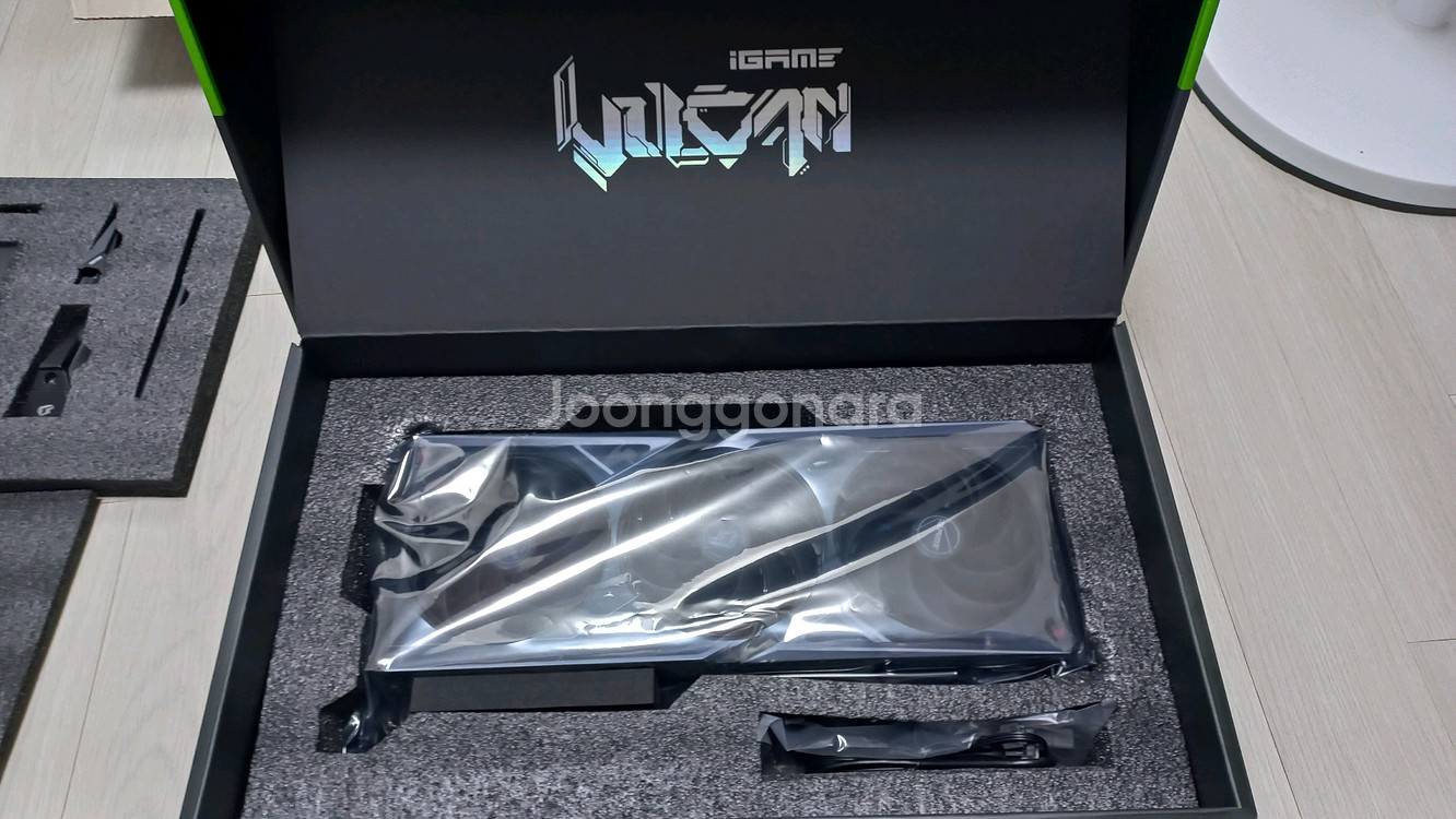 컬러풀 RTX 5080 불칸 블랙--5