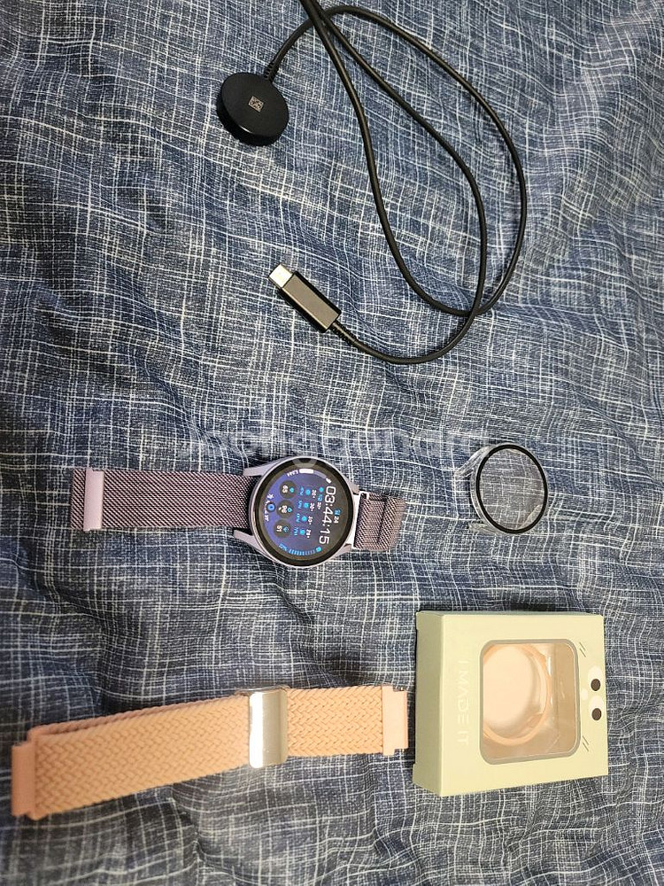 갤럭시 워치7 40mm 실버 색상입니다--2