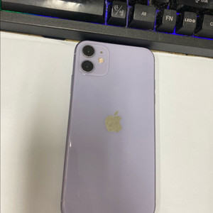 아이폰11 퍼플 A급 128GB 무잔상 (빛샘조금)